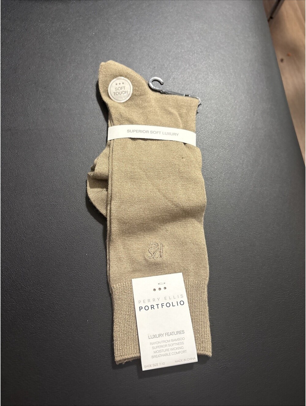 Perry Ellis Men's Dress Socks
